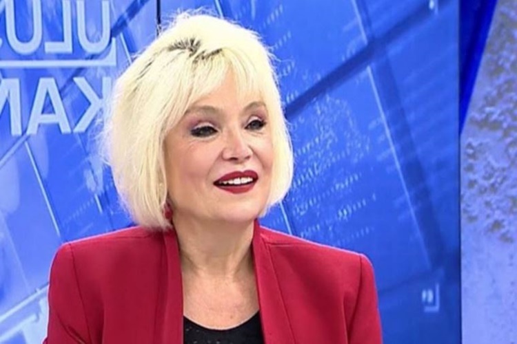  Gülgün Feyman Cumhuriyet Kadınları Derneği’nden İstifa Etti 