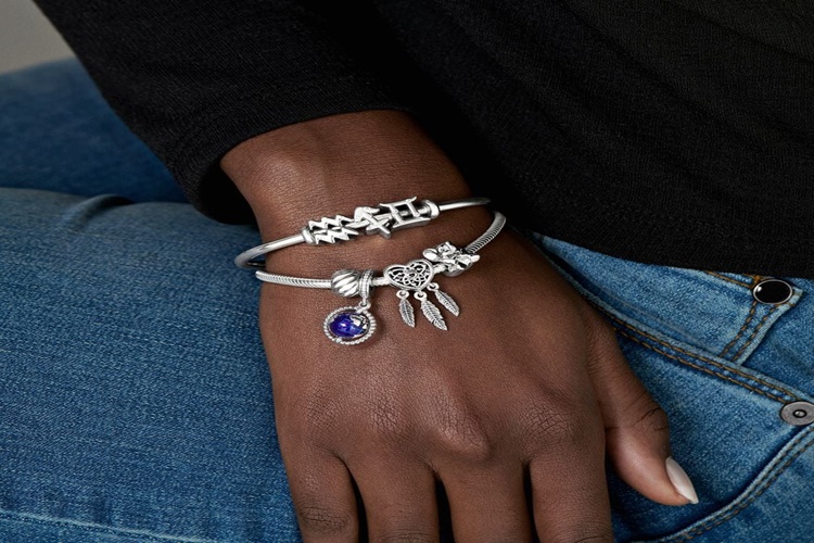 Gümüş Bileklik Nasıl Parlatılır?