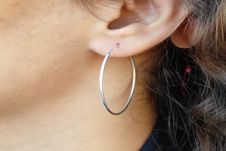Gümüş Küpe İle Banyo Yapılır Mı?