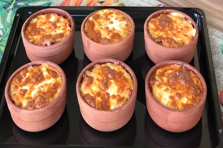 Güveçte Patates Püreli Köfte Yanına Ne Gider?