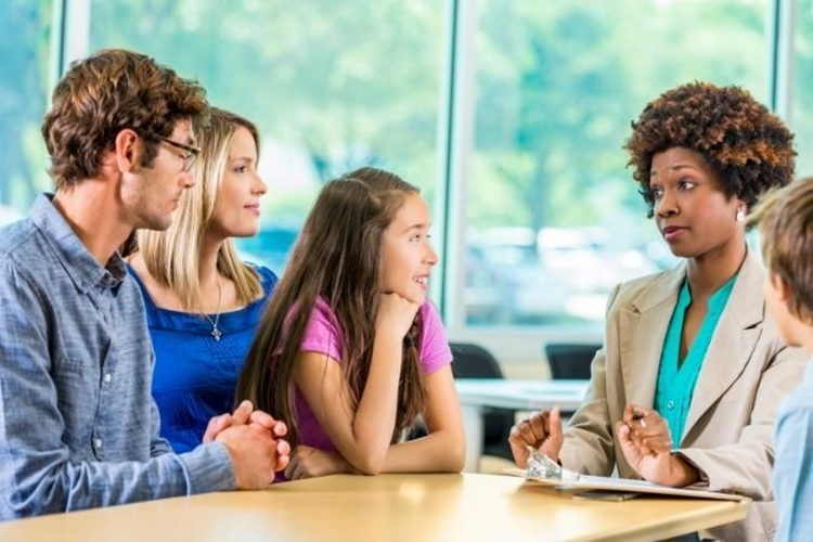 Hafta Sonu Veli Toplantısı Yasal Mı?