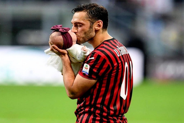 Hakan Çalhanoğlu Kaç Çocuğu Var?