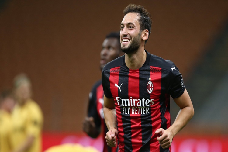 Hakan Çalhanoğlu Ne Kadar Kazanıyor?