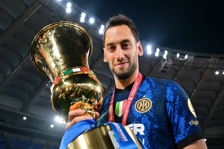 Hakan Çalhanoğlu'nun Babası Nereli?