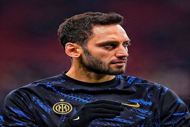 Hakan Çalhanoğlu’nun Forması Kaç Numara?