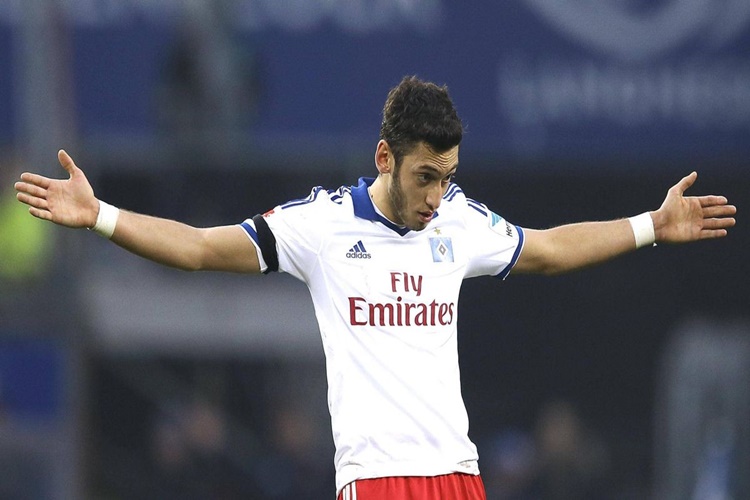 Hakan Çalhanoğlu Türkiye’de Hangi Takımlarda Oynadı?