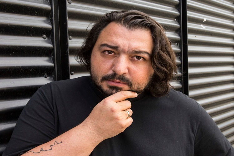 Hakan Günday Fransızca Biliyor Mu?
