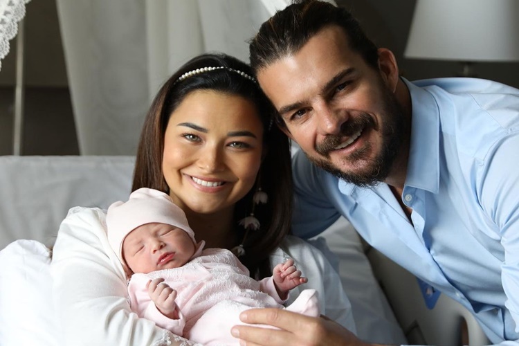 Hakan Hatipoğlu Eşi İle Nerede Tanıştı?