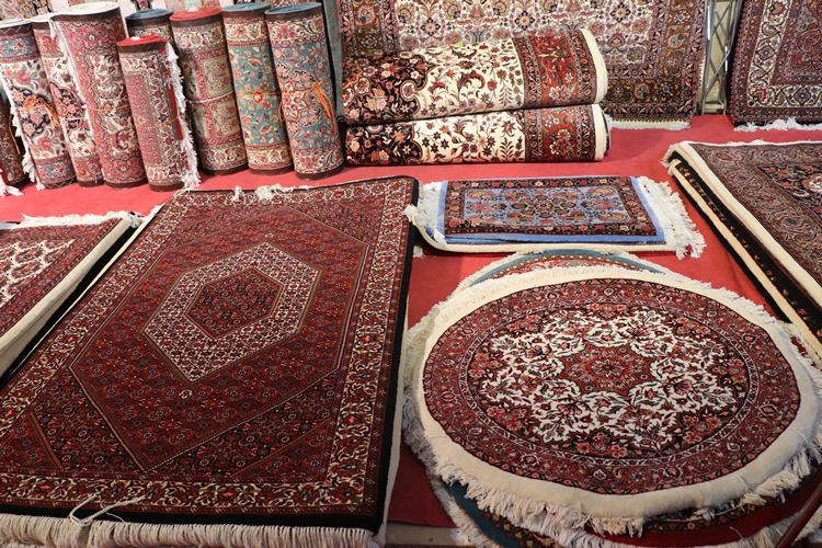 Halı Tüy Döker Mi?