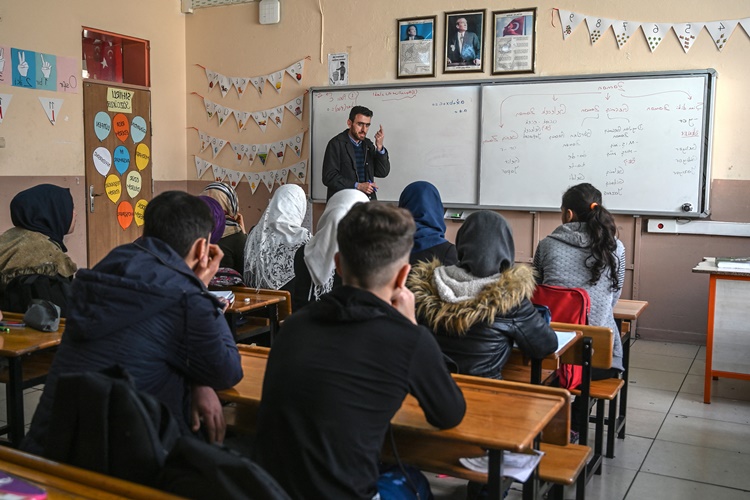 Halk Eğitim Öğretmeni 2023 Maaşı Ne Kadar?