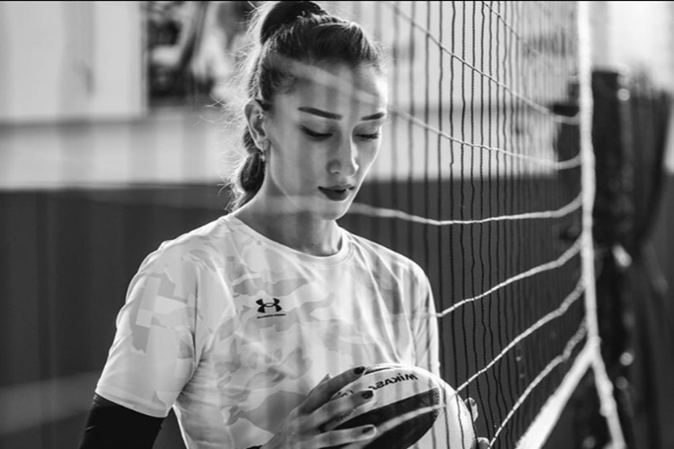 Hande Baladın Hangi Liseden Mezun?