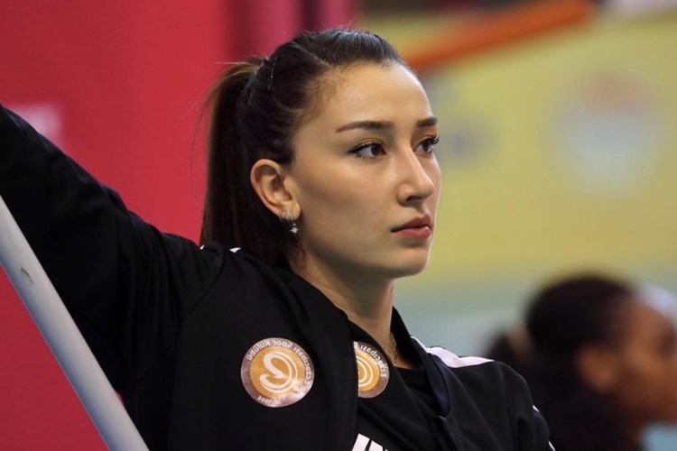 Hande Baladın Hangi Takımda?