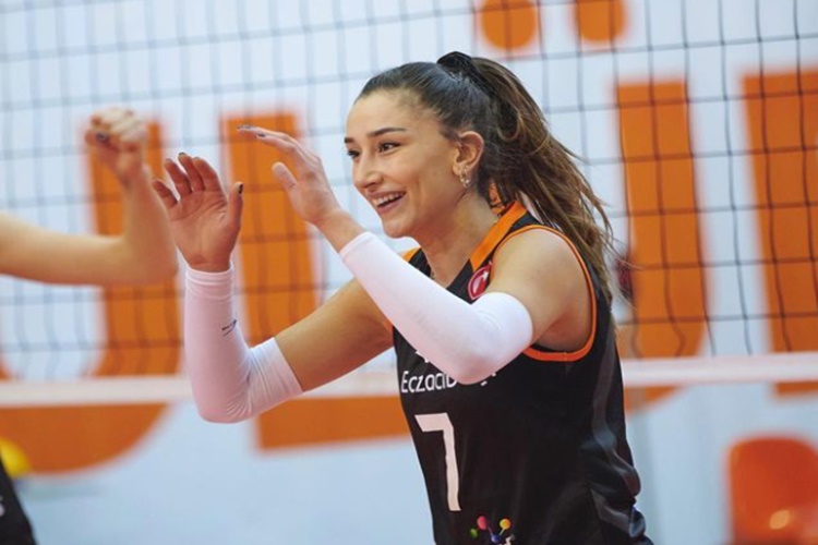 Hande Baladın Neden Linç Yedi?