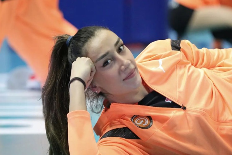 Hande Baladın Nerede Yaşıyor?