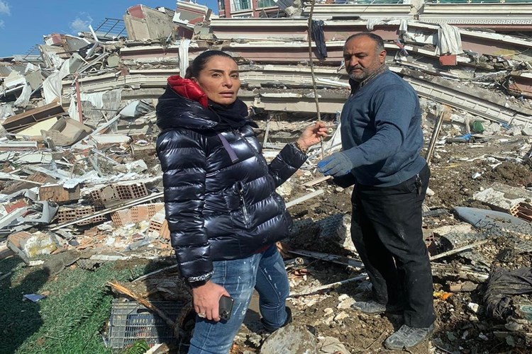 Hande Fırat Hangi Partili?