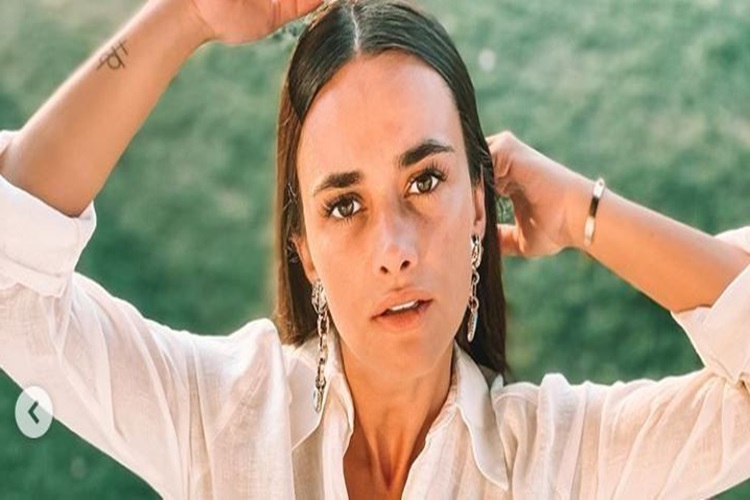 Hande Soral Nasıl Ünlü Oldu?