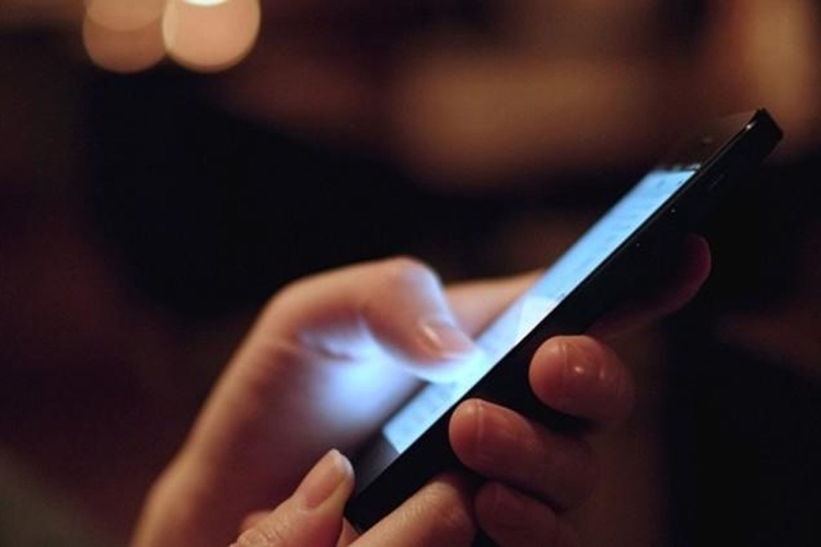 Hayalet Cam Göze Zarar Verir Mi?