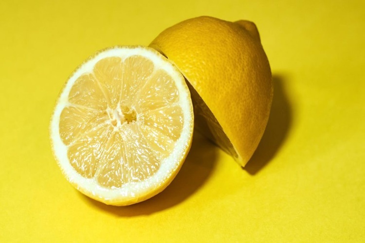 Her Gün Limon Yemek Zararlı Mı?