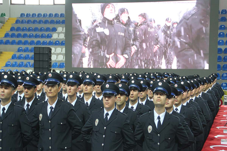 Herhangi Bir Ön Lisans Mezunu Polis Olabilir Mi?