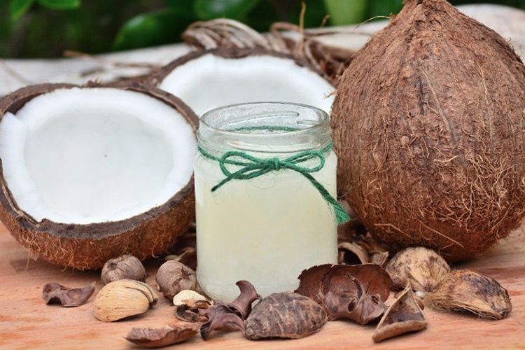 Hindistan Cevizi Yağı Güneş Lekesi Yapar Mı?