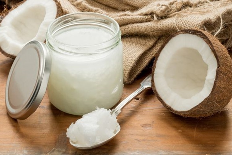 Hindistan Cevizi Yağı Saçta Ne Kadar Kalmalı?