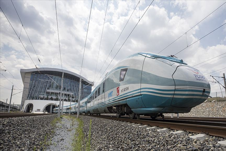 Hızlı Tren Türkiye’ye Ne Zaman Geldi?