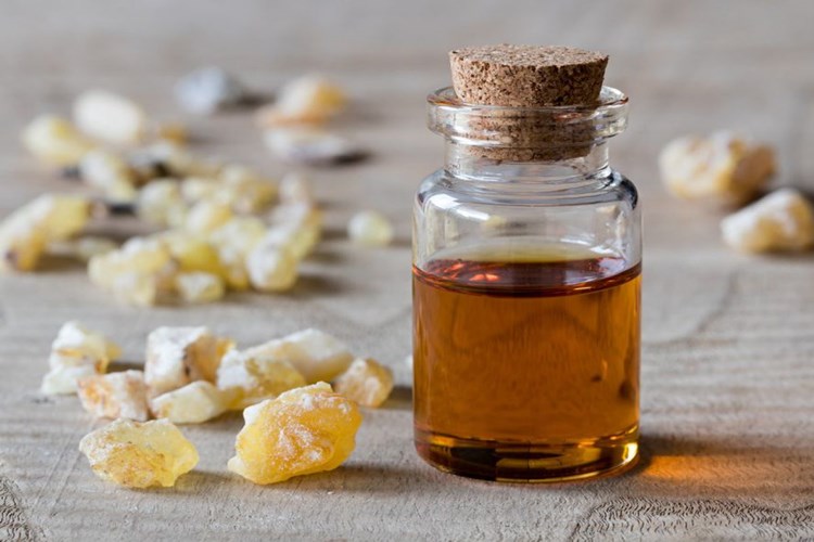 Hodan Yağı Göz Çevresine Sürülür Mü?