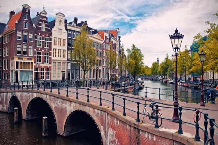 Hollanda İle Türkiye Arasındaki Saat Farkı Nedir?