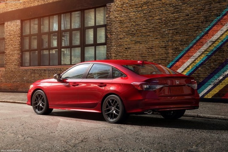 Honda Civic Sedan Arka Koltuk Yatırma Nasıl Yapılır?