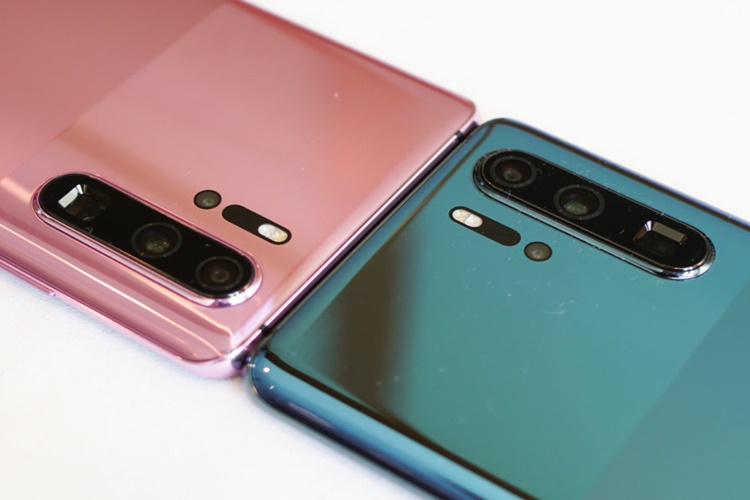 Huawei Telefon Camı Fiyatları Ne Kadardır?
