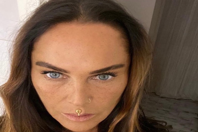 Hülya Avşar Gerçek Adı Nedir?