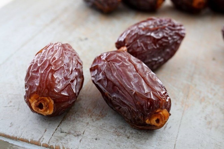 Hurma Buzdolabına Konur Mu?