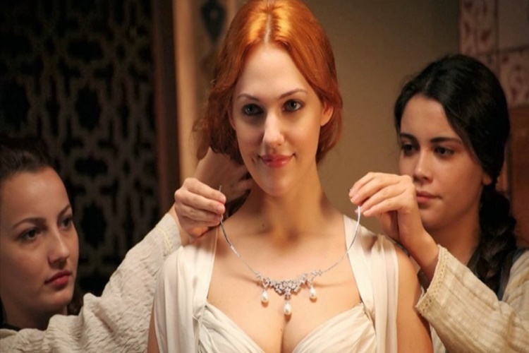 Hürrem Sultan Gerçekten Cariyeleri Haremden Gönderdi Mi?