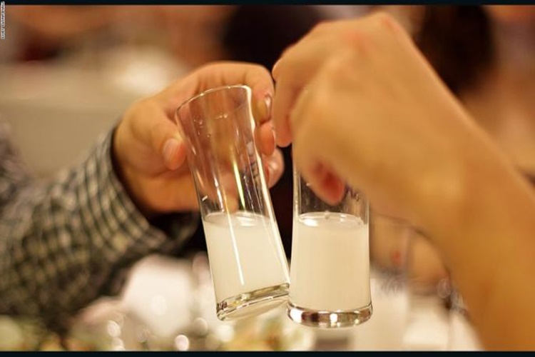 İki Kadeh Rakının Etkisi Ne Zaman Geçer?