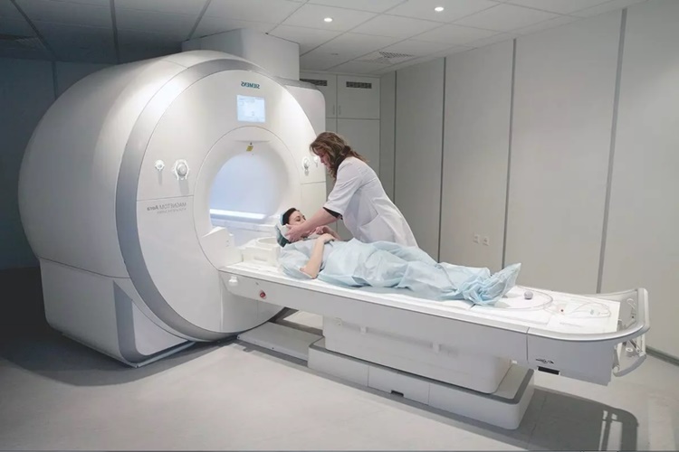 İlaçlı Tomografi Tehlikeli Mi?