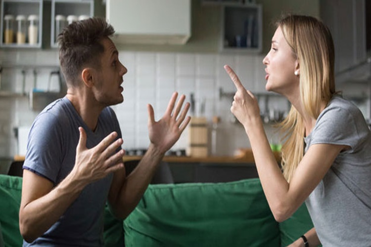 İlgisiz Kalan Kadın Aldatır Mı?