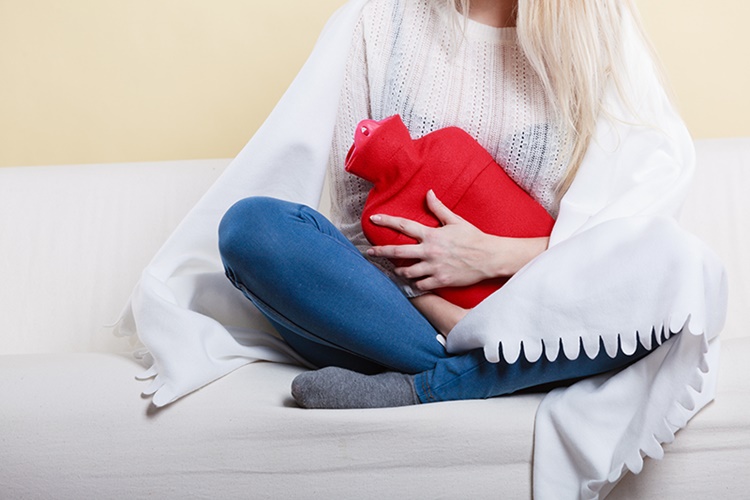 İlk Adet Belirtileri Nelerdir?