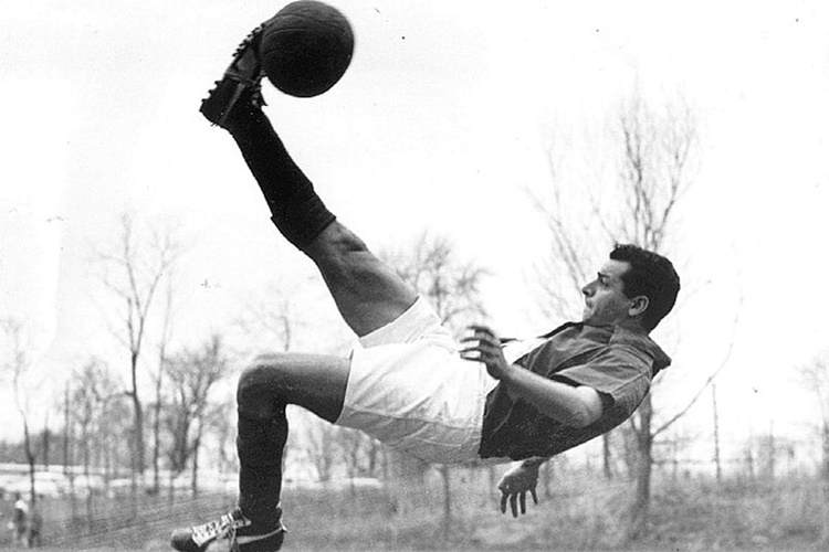 İlk Futbolcu Kimdir?