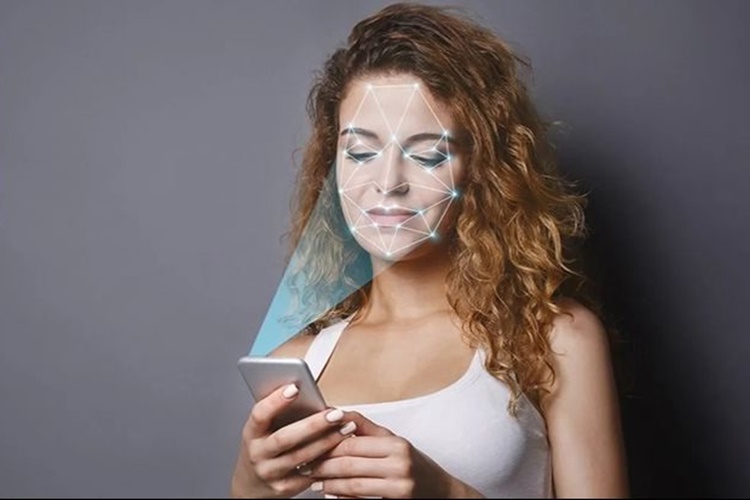 İlk Yüz Tanıma Özellikli Telefon Nedir?