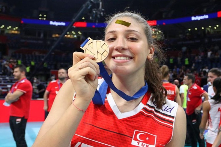 İlkin Aydın Voleybola Kaç Yaşında Başladı?