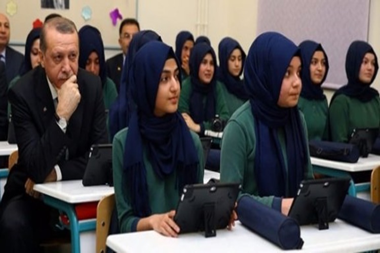 İmam Hatip Liseleri Karma Mı?
