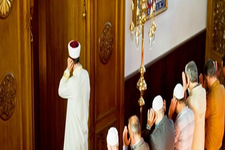 İmamla Namaz Kılarken Nasıl Niyet Edilir? - Güncel Oku