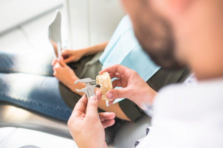  Implant Yapıldıktan Sonra Sigara Içilir Mi?