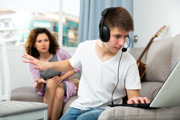 İnternet Bağımlılığının Psikolojik Nedenleri Nelerdir? 