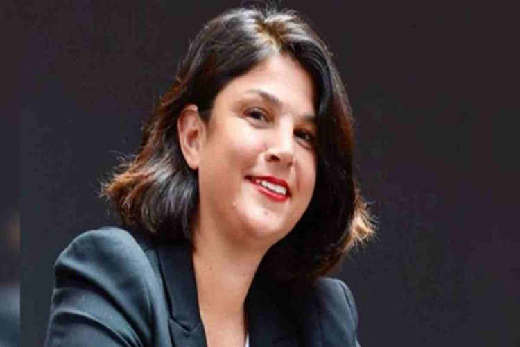 İpek Özbey Kimin Kızı?