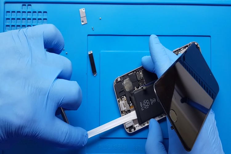 İphone 8 Plus Pil Değişimi Ne Kadar Sürer?