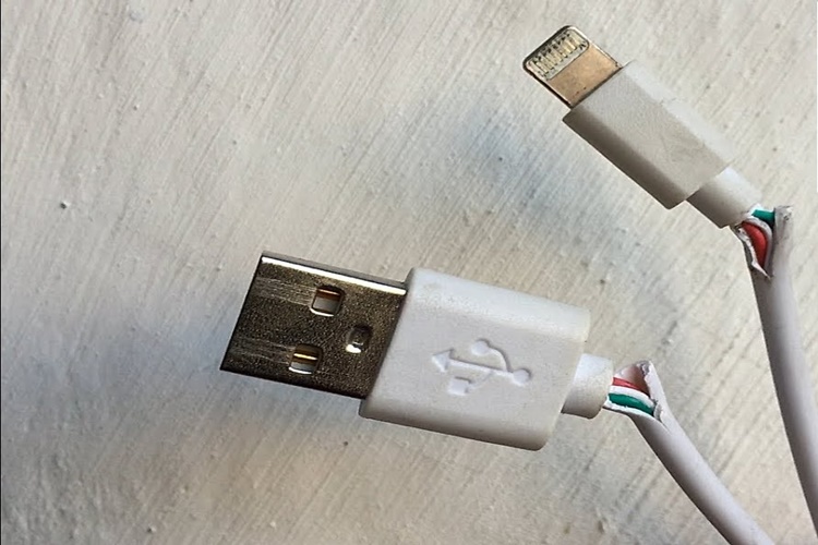 İphone Şarj Aleti Bozuldu Nasıl Tamir Edilir?