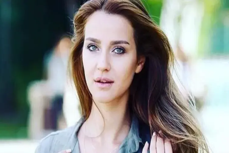 İrem Helvacıoğlu Burnu Estetik Mi?