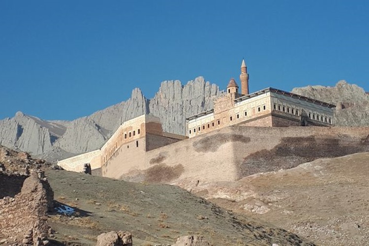 İshak Paşa Sarayı Çalışma Saatleri