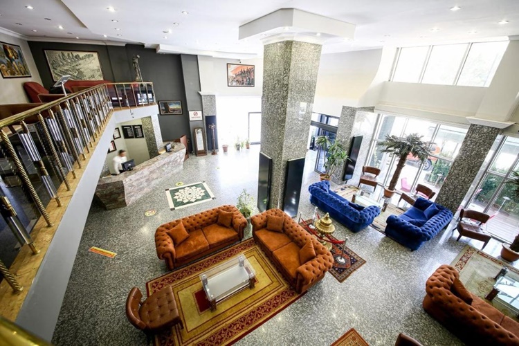 İsias Otel Sahibi Kim?